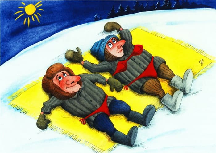 На снегу в купальнике